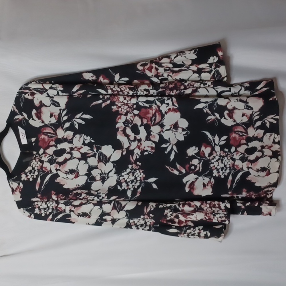 ALI & JAY Los Angeles Women's Black Floral Shift Mini Dress. Size M